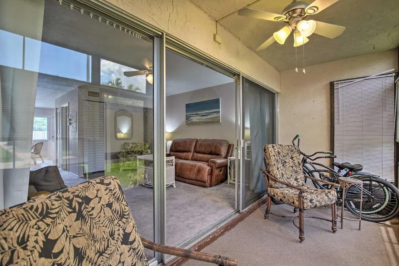 With Pool Access Less Than 4 Miles To Siesta Key Apartment