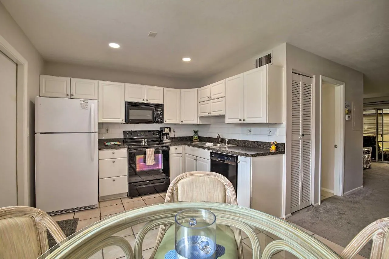 Apartment With Pool Access Less Than 4 Miles To Siesta Key Sarasota