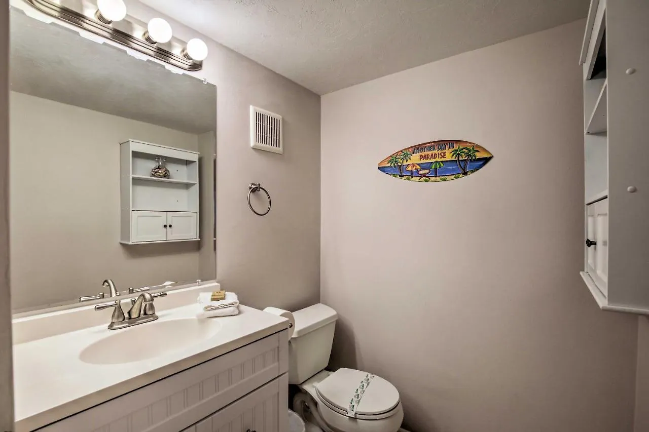 Apartment With Pool Access Less Than 4 Miles To Siesta Key *