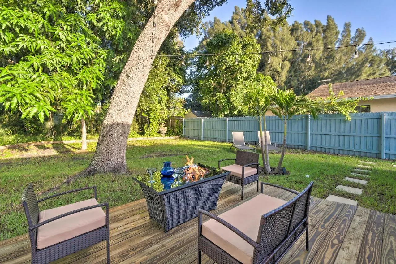 Charming Vacation Close To Downtown! Casa de Férias