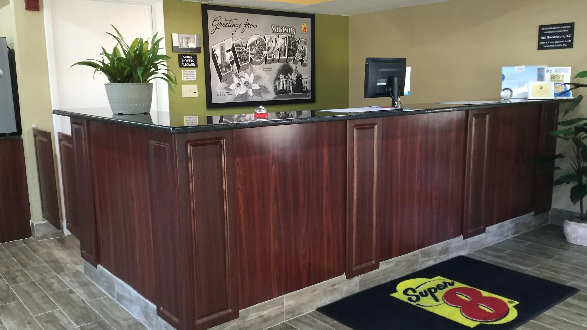 Super 8 By Wyndham Sarasota Near Siesta Key Motel 2*