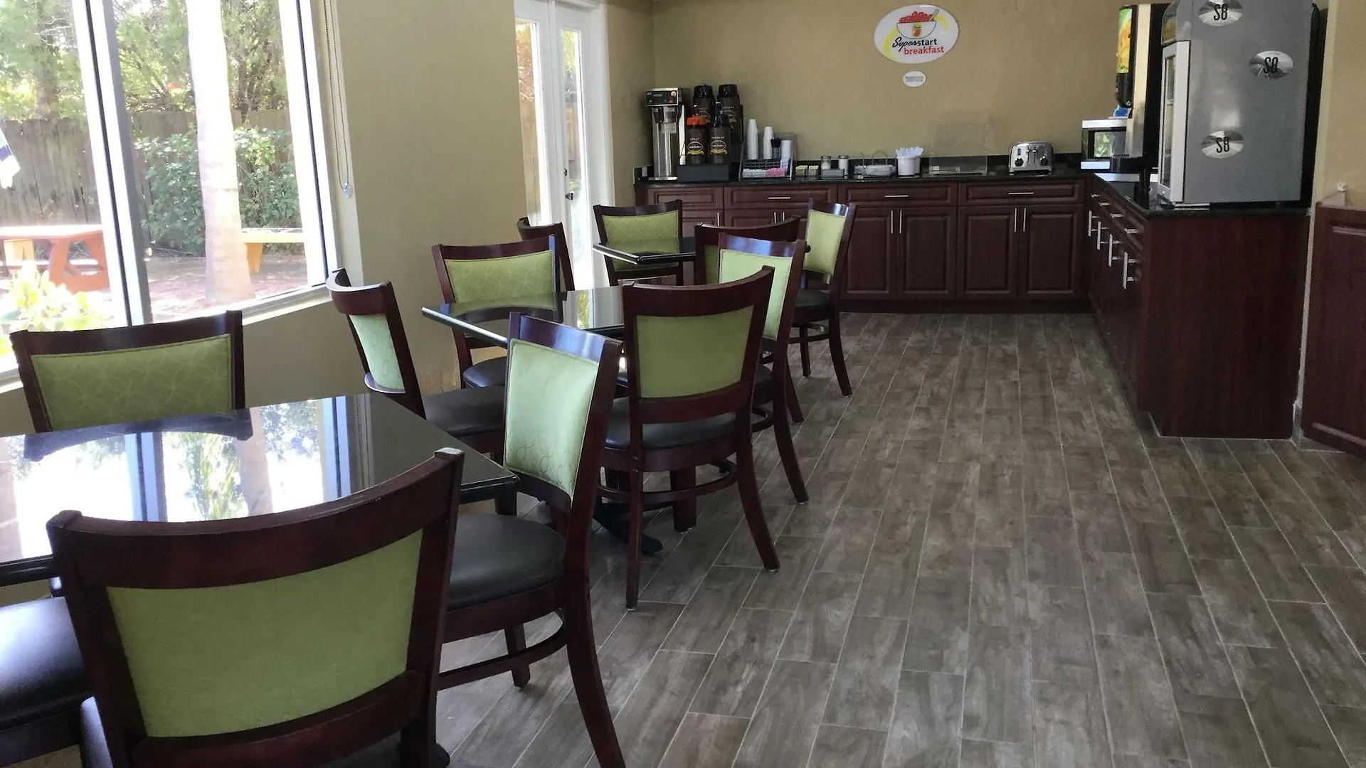 Super 8 By Wyndham Sarasota Near Siesta Key Sarasota