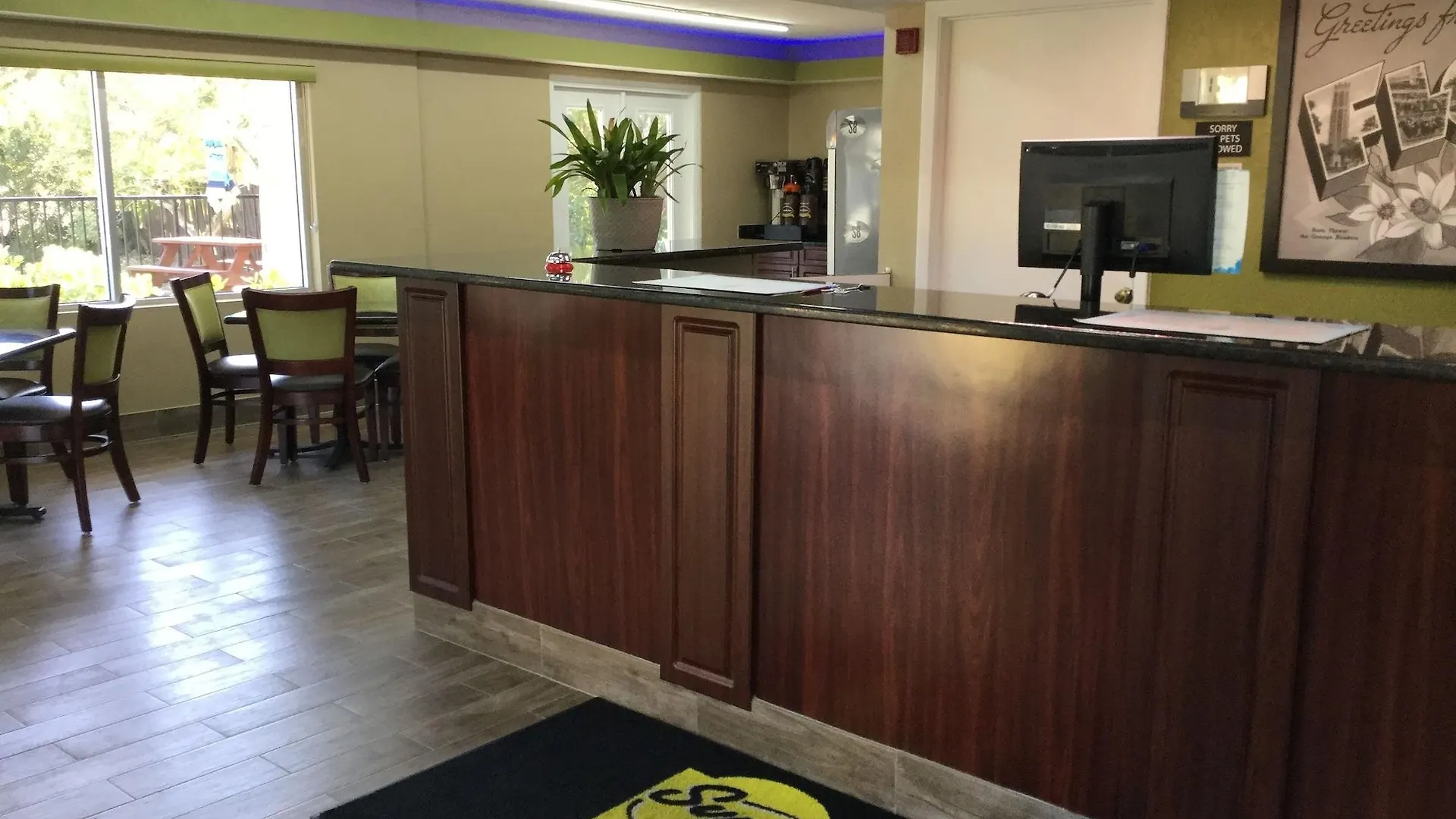 Super 8 By Wyndham Sarasota Near Siesta Key