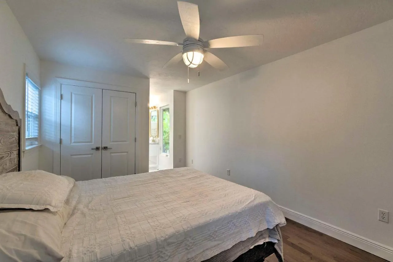Bright - 5 Mi To Siesta Beach! Holiday home *