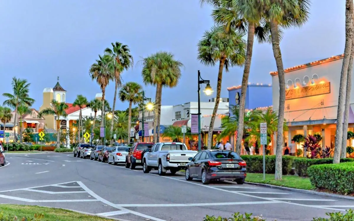 King Bed - Walk To St. Armand's Circle And Lido Beach In Minutes! Sarasota