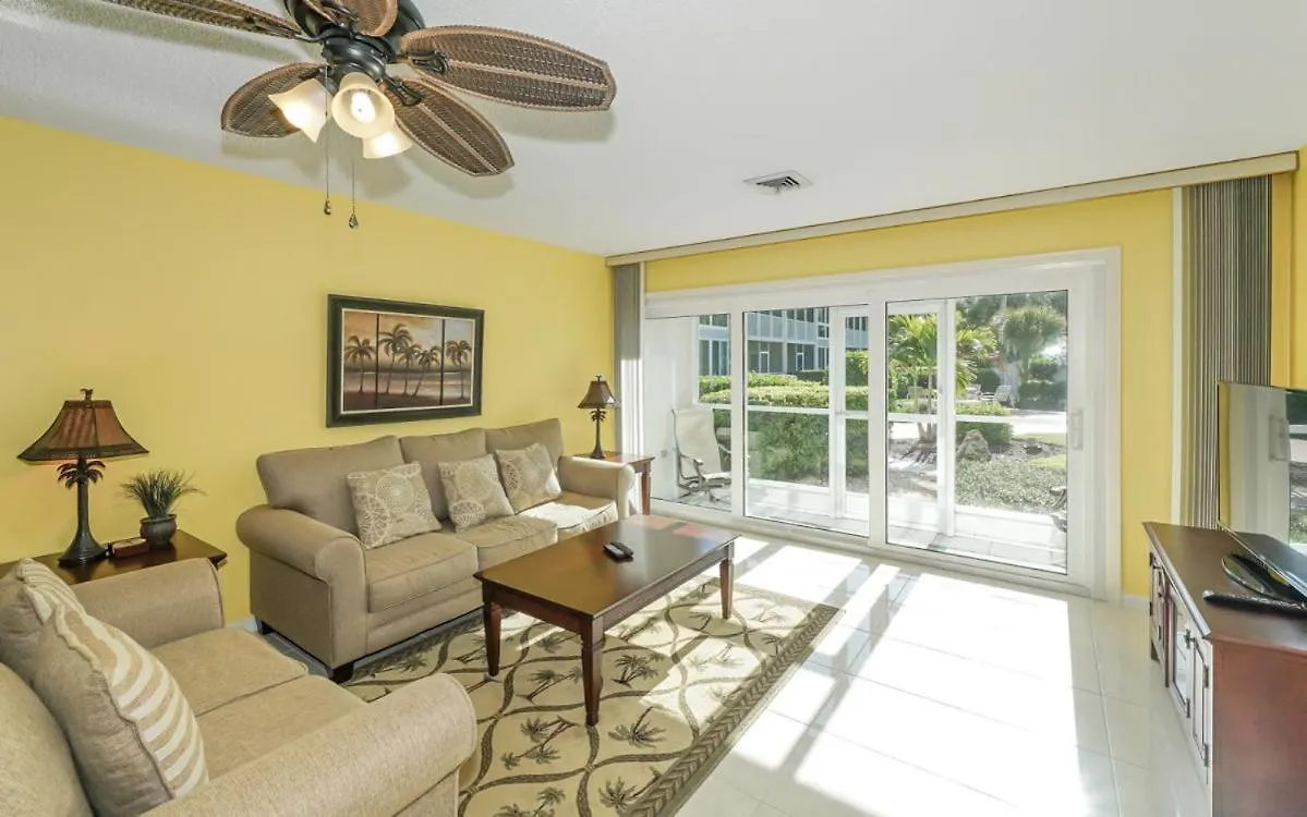Apartment King Bed - Walk To St. Armand's Circle And Lido Beach In Minutes!
