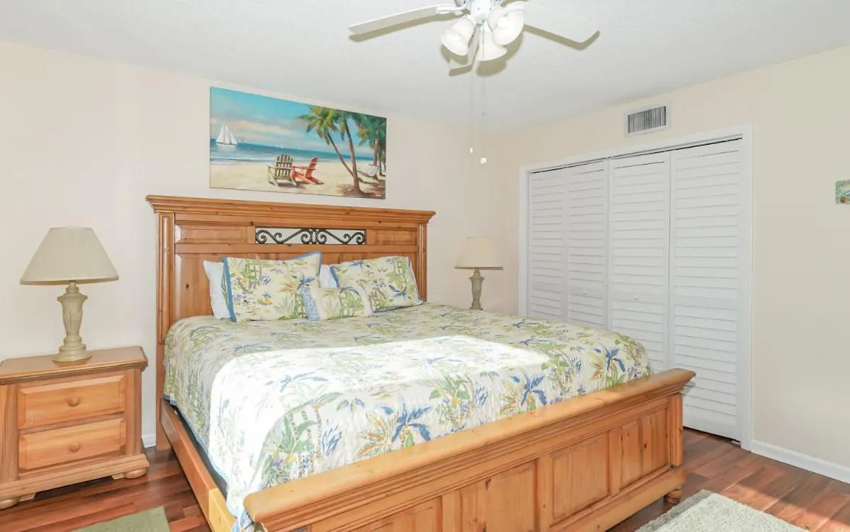 Apartment King Bed - Walk To St. Armand's Circle And Lido Beach In Minutes! *