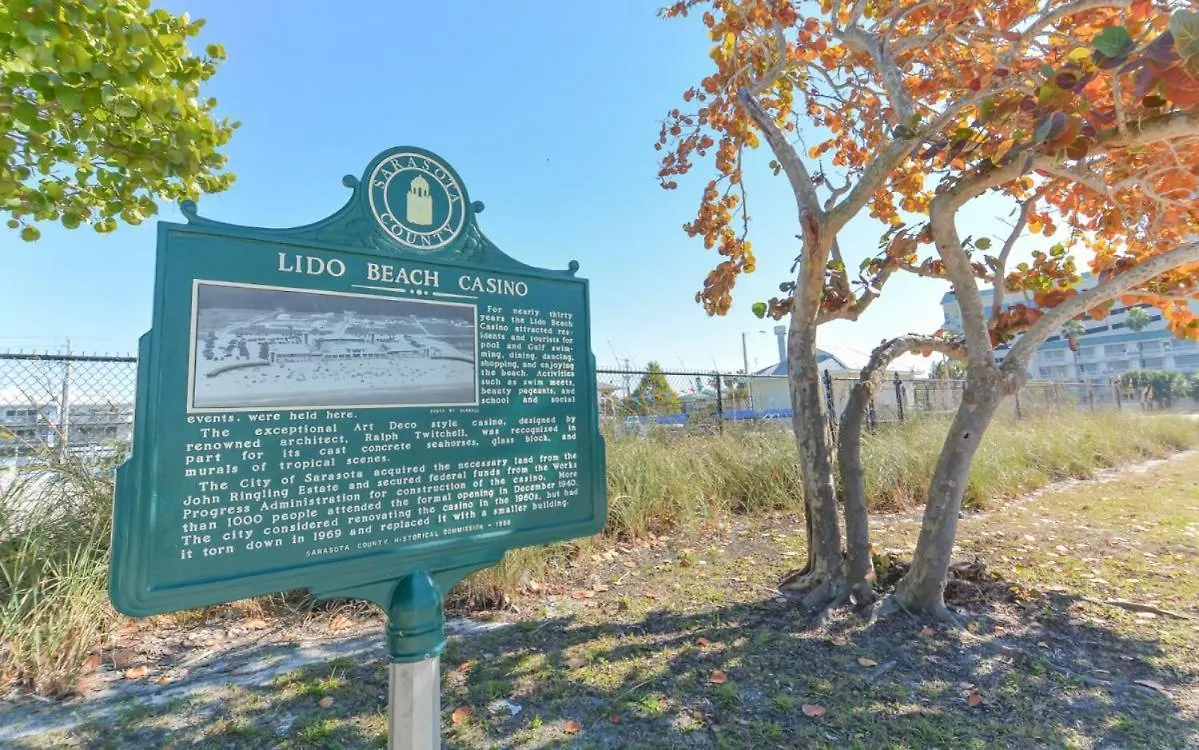 Apartment King Bed - Walk To St. Armand's Circle And Lido Beach In Minutes!