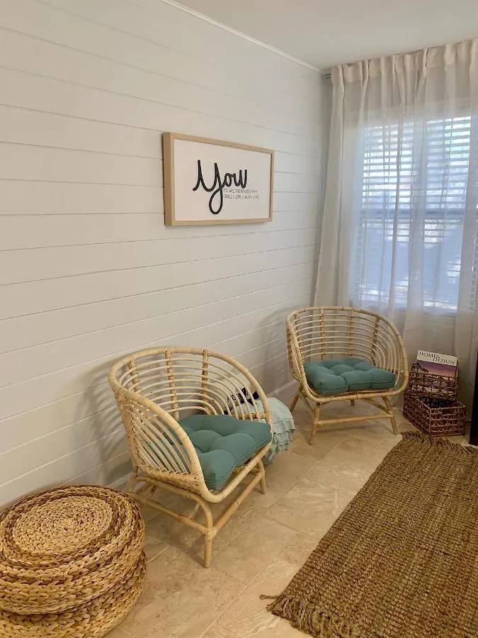 Modern Coastal Near Siesta Key And Downtown Villa