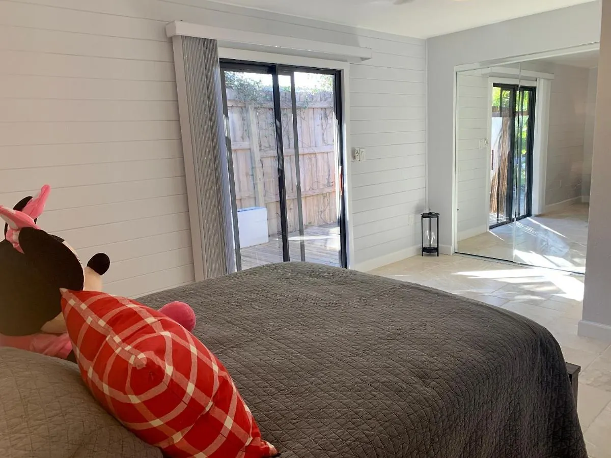 Modern Coastal Near Siesta Key And Downtown Villa *