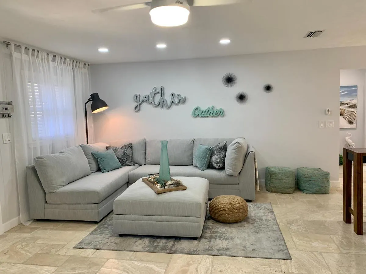 Modern Coastal Near Siesta Key And Downtown *