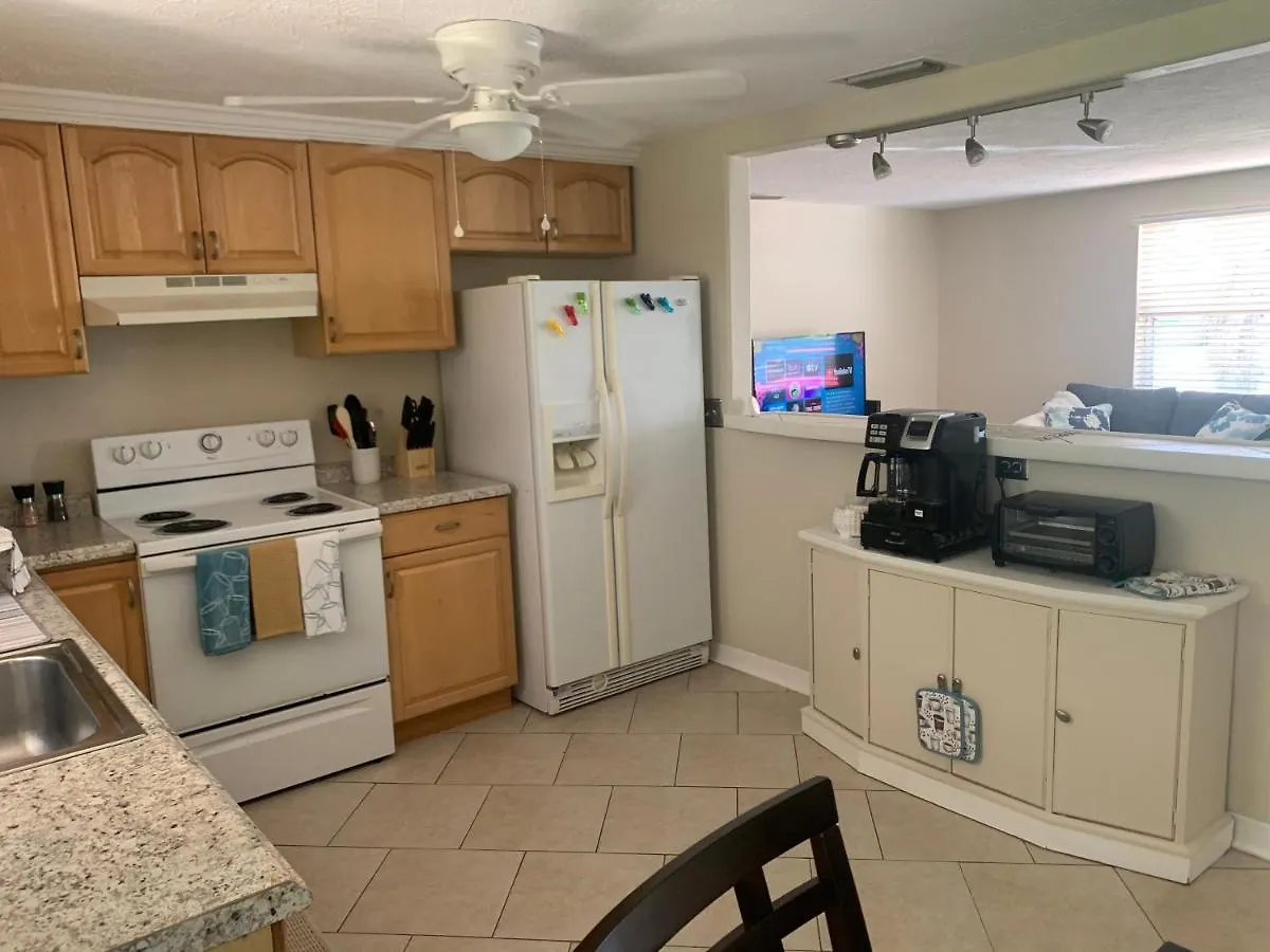 Hidden Quiet Gem Close To Everything!!! Sarasota