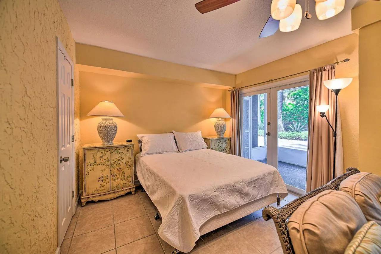 Lido Key Hideout With Patio And Yard And Walk To Beach! * Sarasota