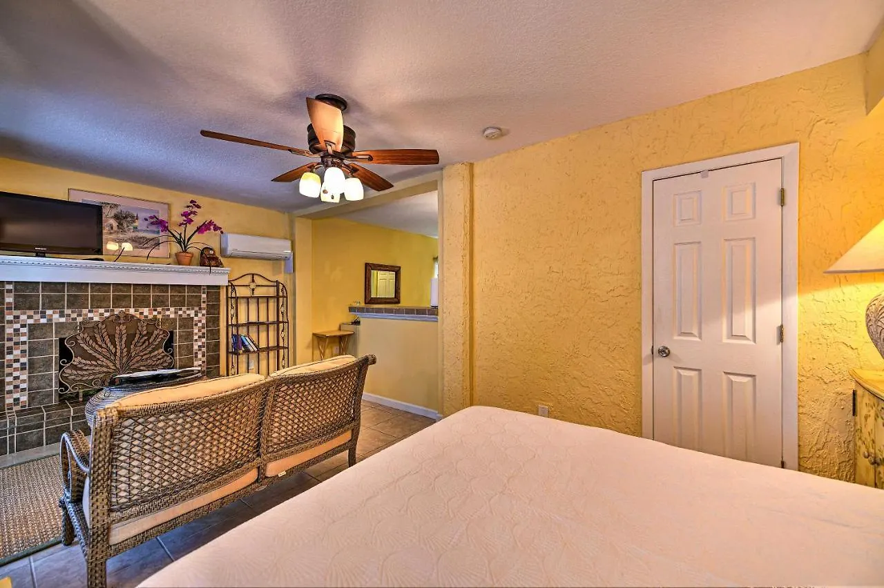 Lido Key Hideout With Patio And Yard And Walk To Beach! Apartment Sarasota