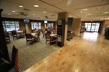 Hampton I-75 Bee Ridge Hotel 3*