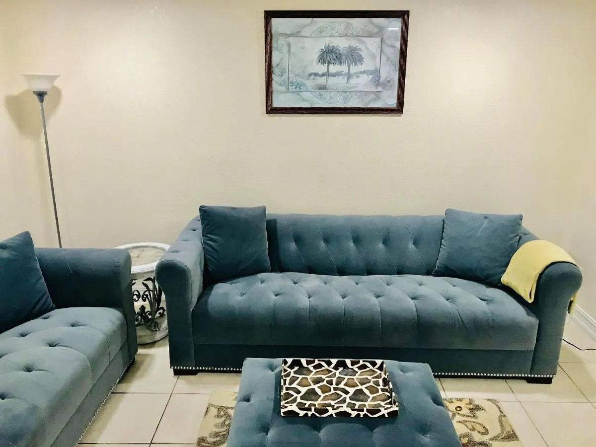 Spacious Close To Siesta