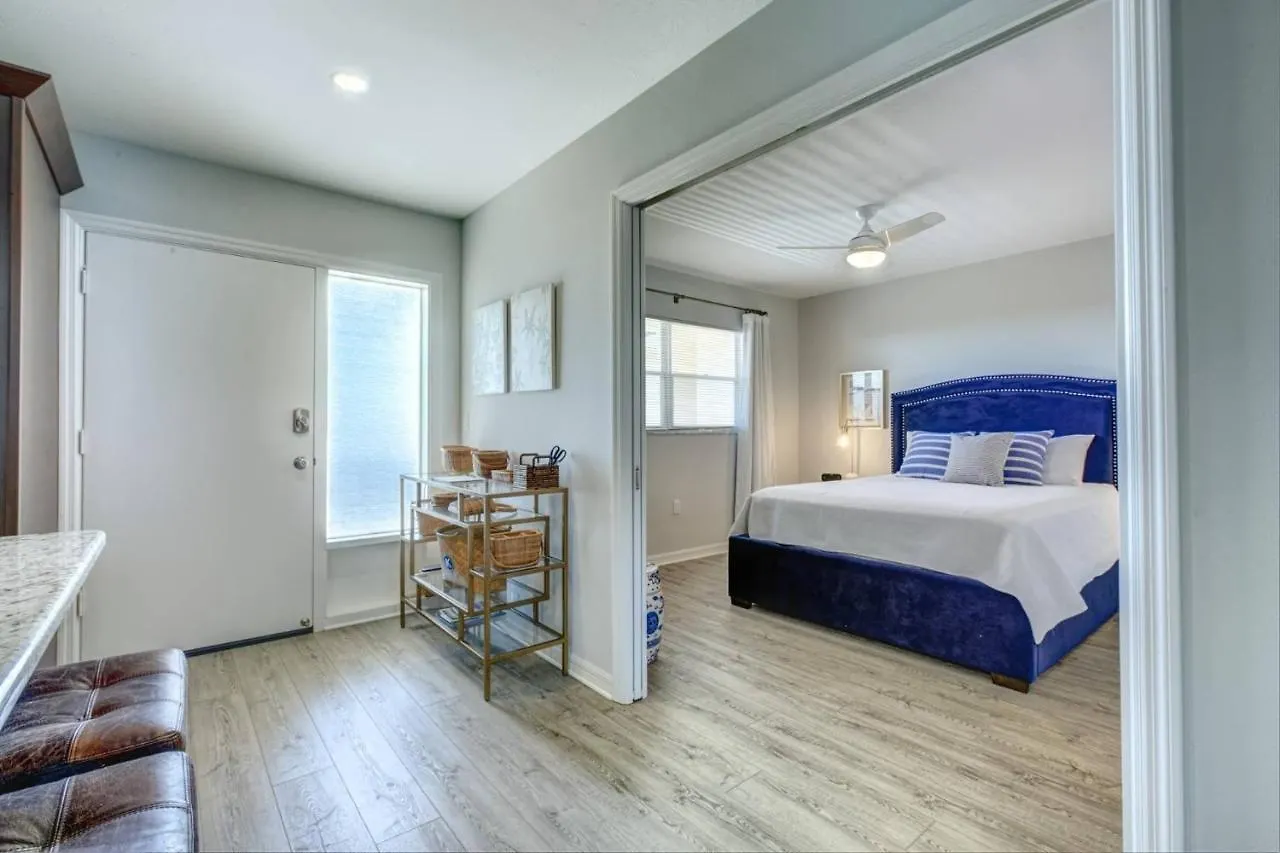 Bay Tree Side * Sarasota