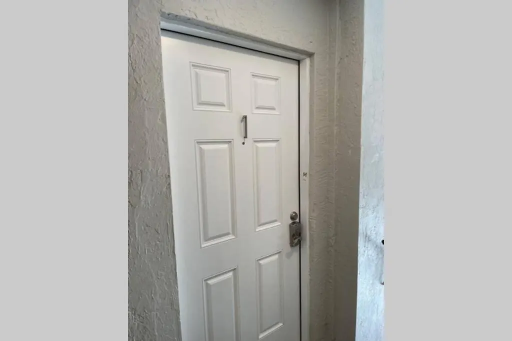Siesta Key Village-suite #1: A Block To The Beach! *