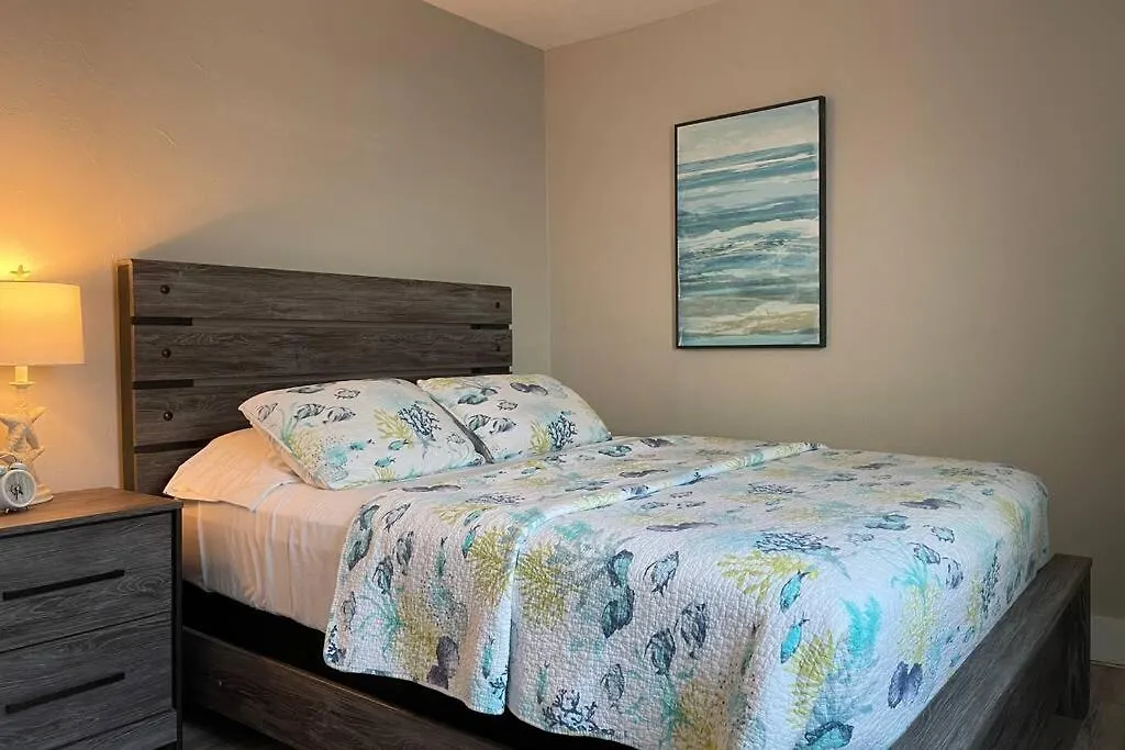 Siesta Key Village-suite #1: A Block To The Beach! Apartment Sarasota