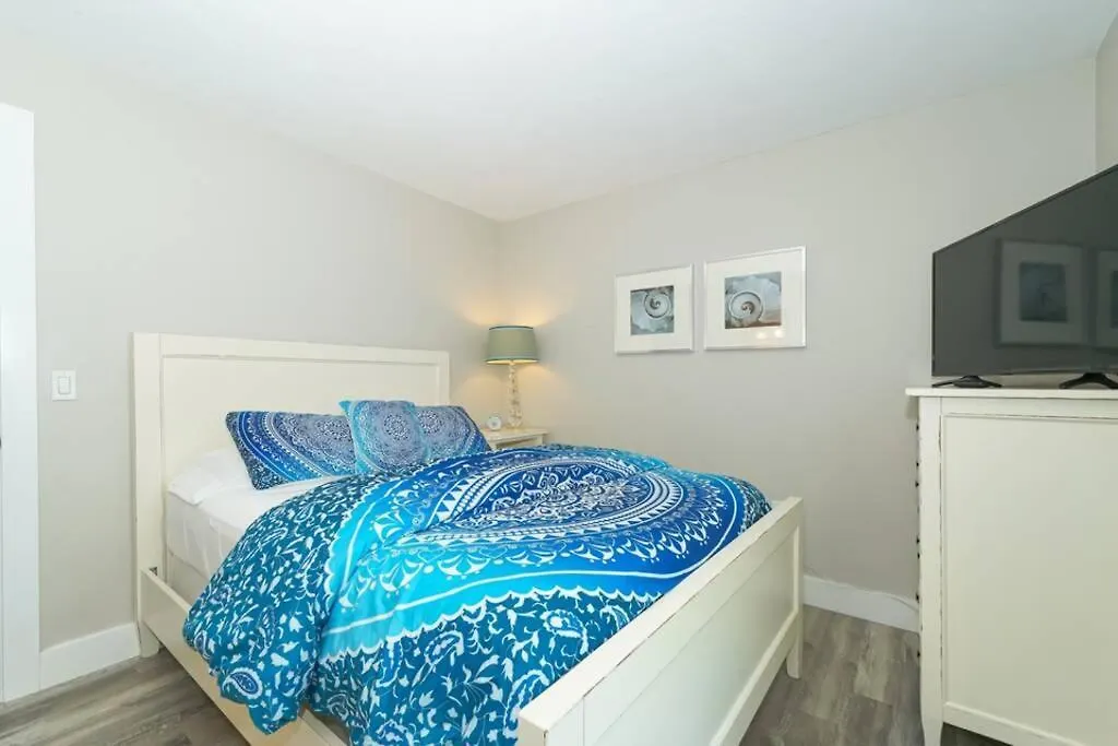 Apartment Siesta Key Village-suite #3: A Block To The Beach! *