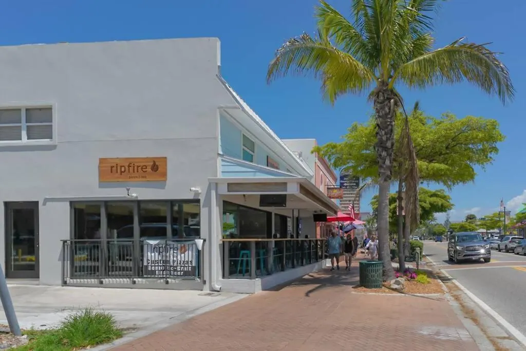 Apartment Siesta Key Village-suite #3: A Block To The Beach! Sarasota