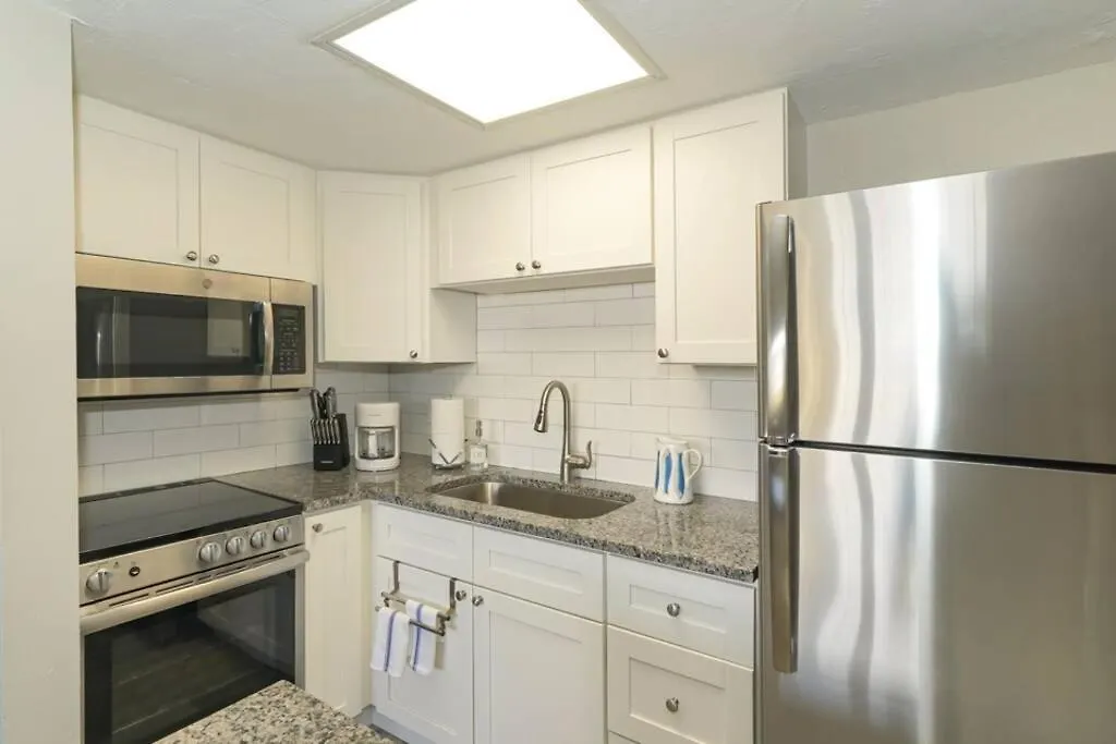 Apartment Siesta Key Village-suite #2: A Block To The Beach! Sarasota