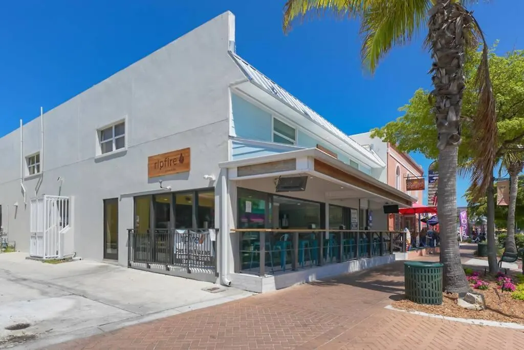 Apartment Siesta Key Village-suite #2: A Block To The Beach! Sarasota