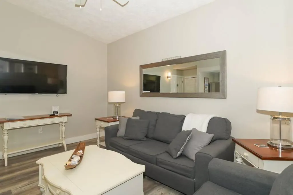 Siesta Key Village-suite #3: A Block To The Beach! Apartment Sarasota