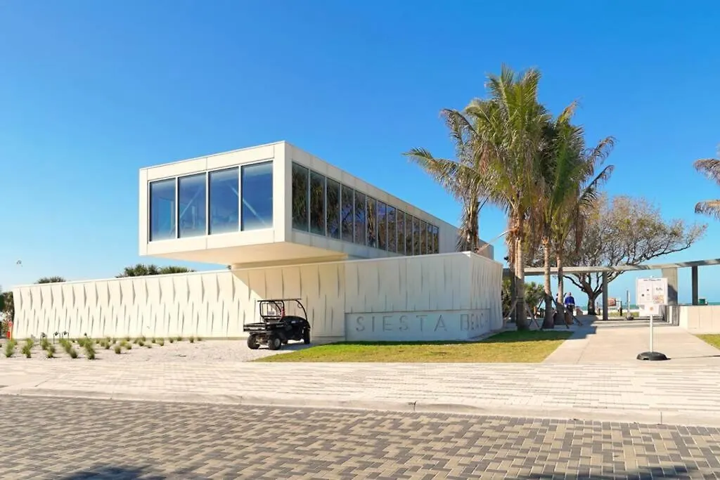 Siesta Key Village-suite #3: A Block To The Beach! Apartment