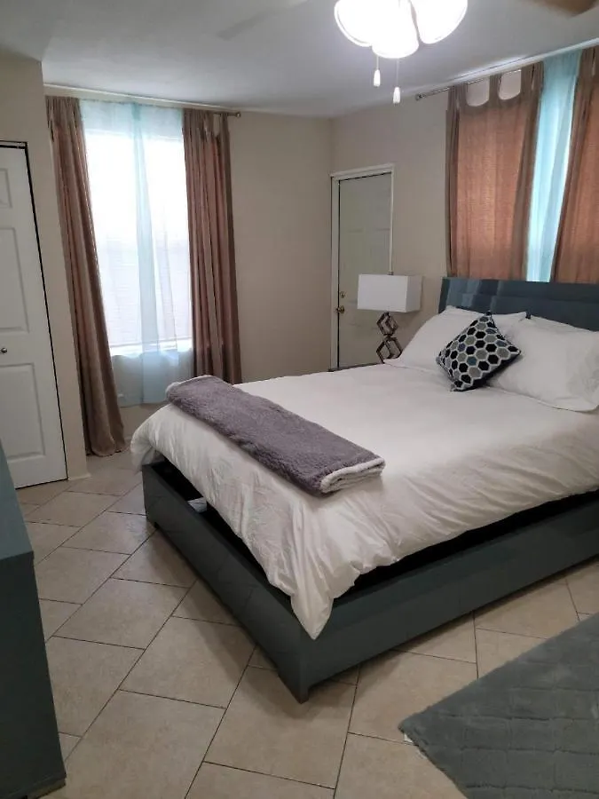 Holiday home Hidden Quiet Gem Close To Everything!!! Sarasota