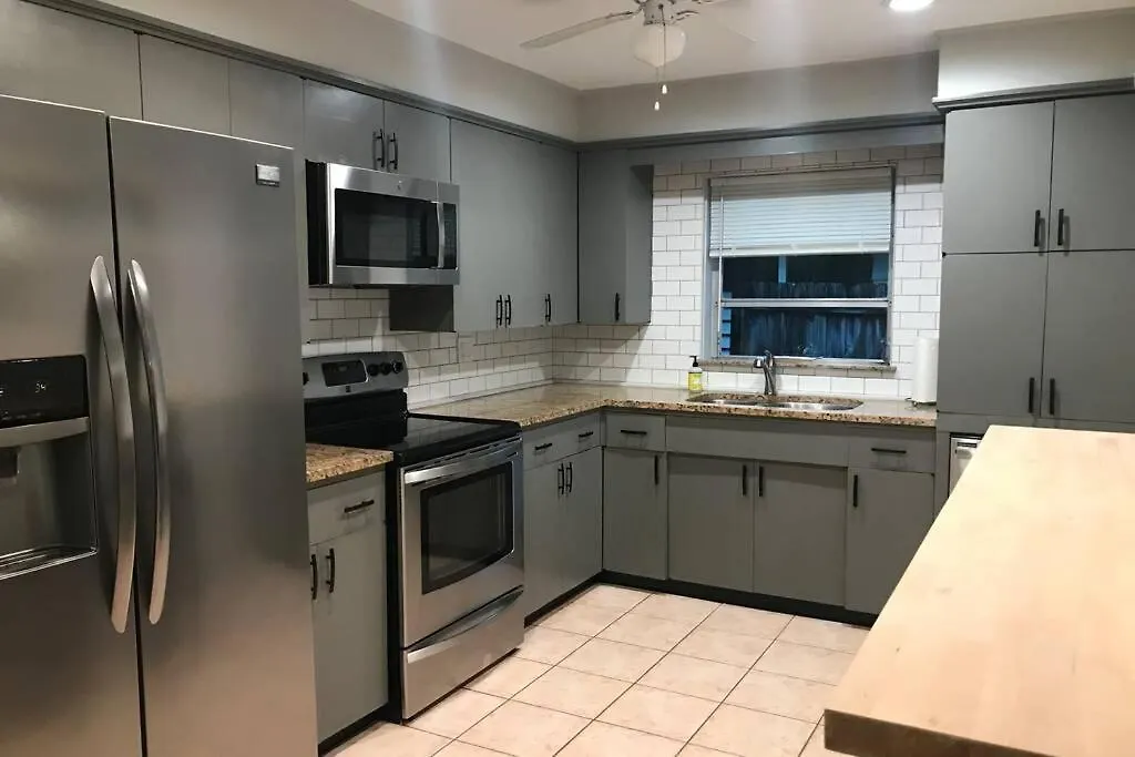 Boho Vibe 3b/2b Centrally Located Alta Vista Holiday home Sarasota