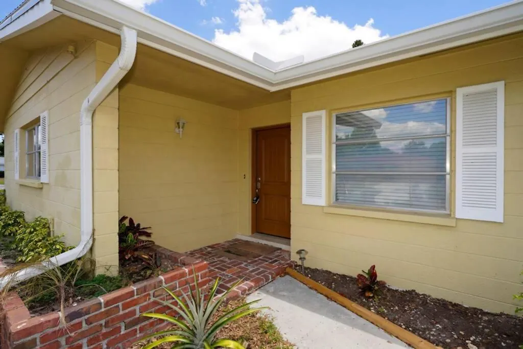 Pool - Close To Beaches, Food, Downtown! Sarasota