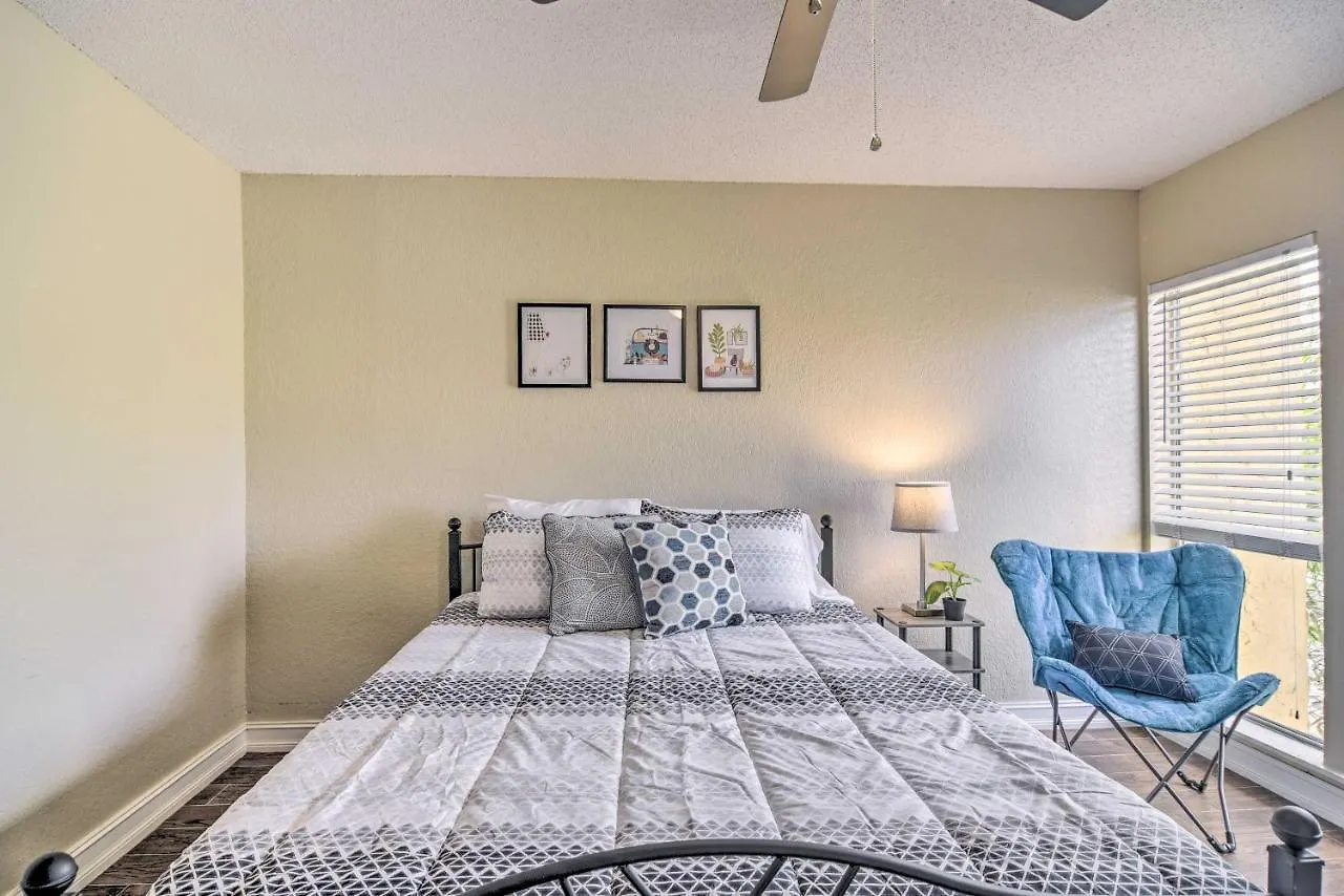 Escape About 4 Mi To Siesta Key Beach! *