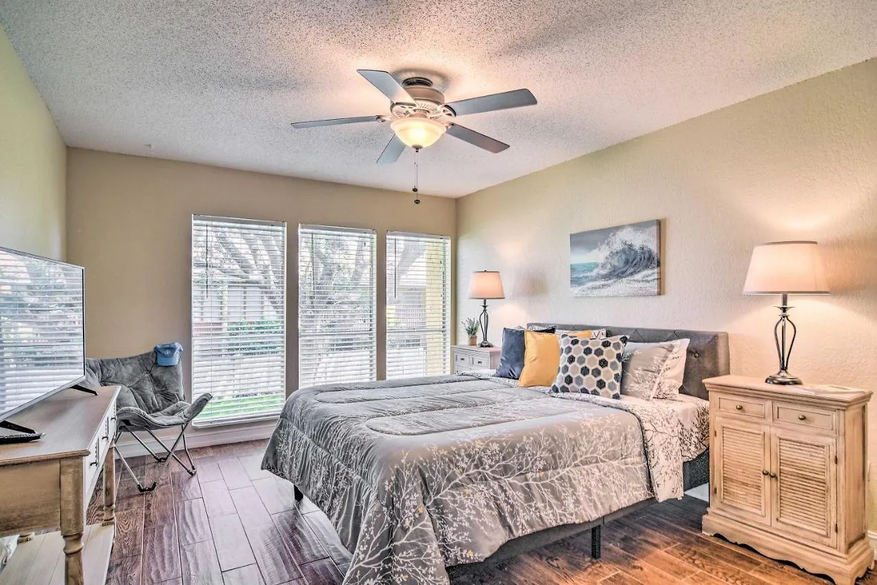 Apartment Escape About 4 Mi To Siesta Key Beach! *