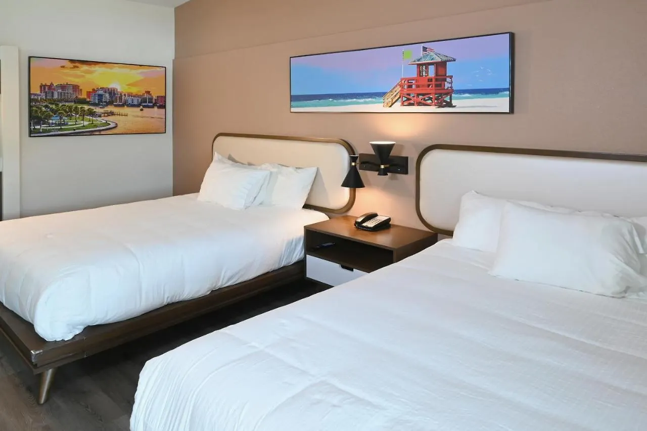 Golden Host Motel