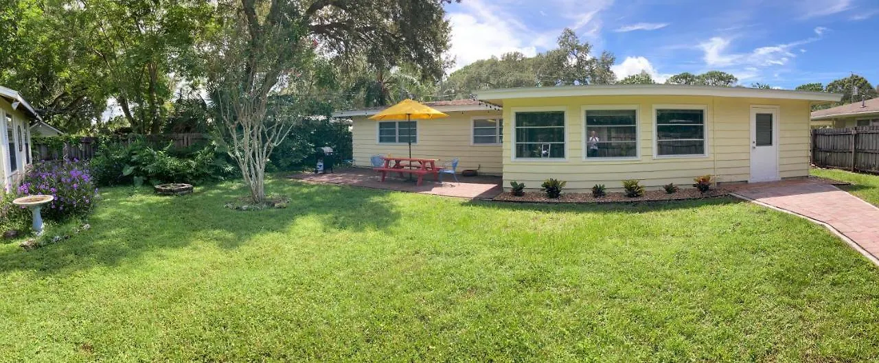 Boho Vibe 3b/2b Centrally Located Alta Vista * Sarasota