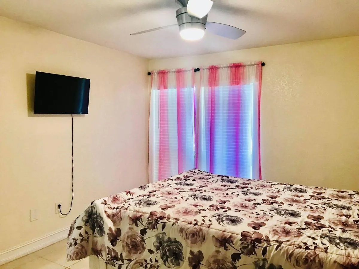 Spacious Close To Siesta *