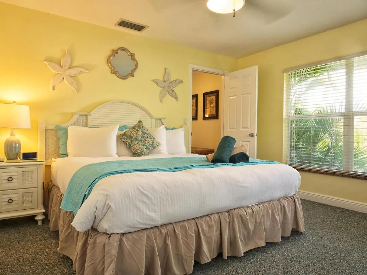 Siesta Palms By The