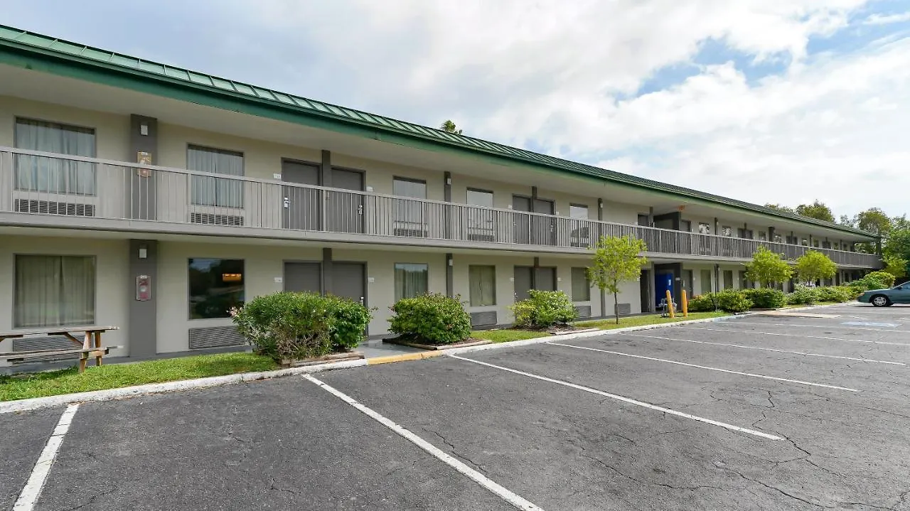 Apartahotel Heated Pool, Huge Tv, Waterfront Tiki Bar & Grill, Close To Beaches Sarasota