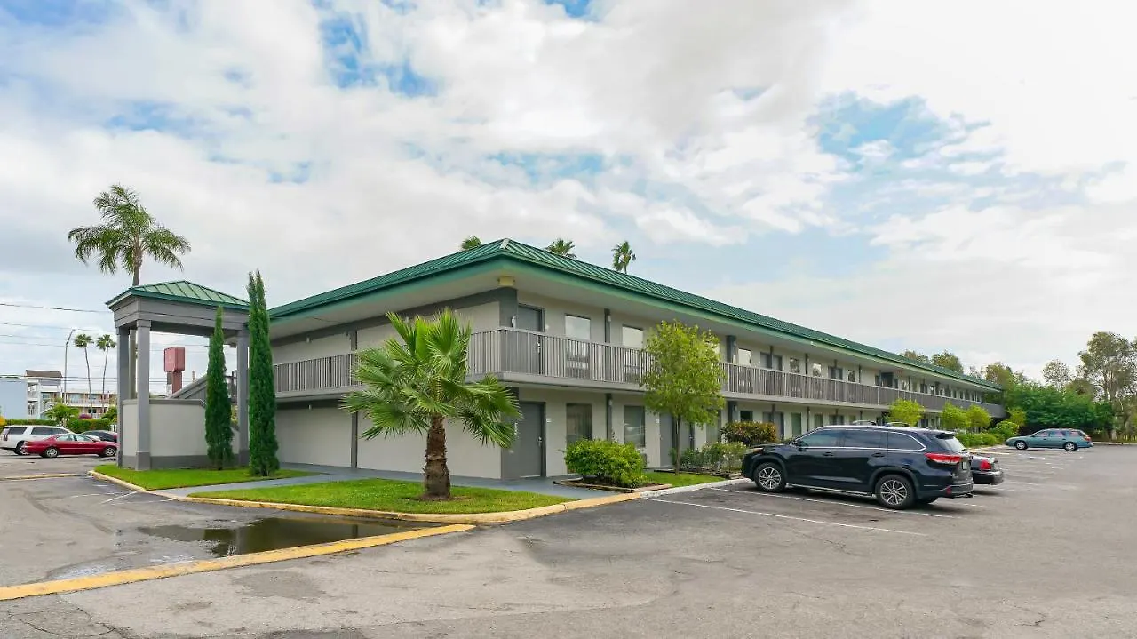 Apartahotel Heated Pool, Huge Tv, Waterfront Tiki Bar & Grill, Close To Beaches