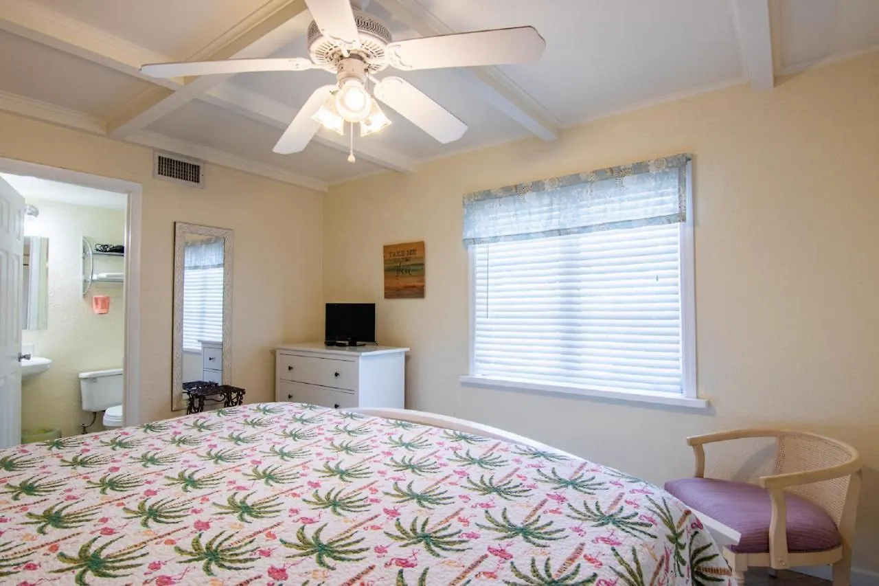 Holiday home Cozy Tropical Bungalow With Heated Pool Sarasota