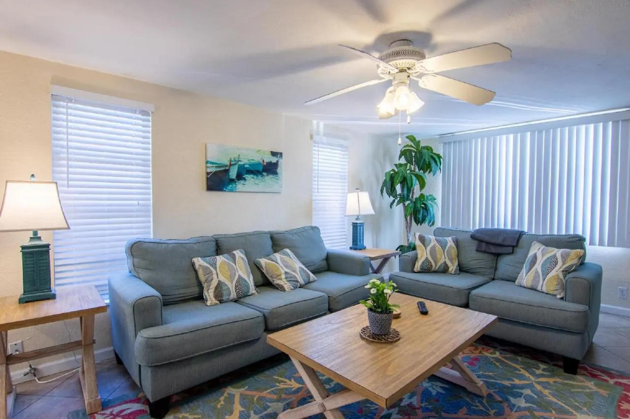 Holiday home Cozy Tropical Bungalow With Heated Pool Sarasota