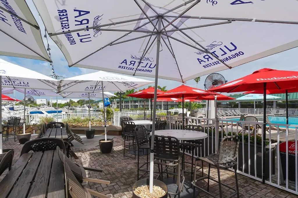 127 - Waterfront, Heated Pool, Huge Tv, Tiki Bar & Grill * Sarasota