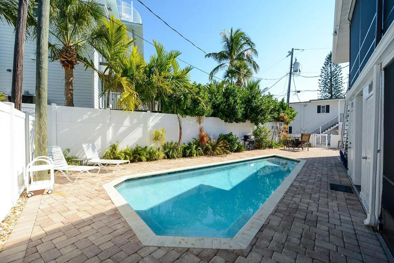 Canal 311 - Right In Siesta Key Village! Sarasota