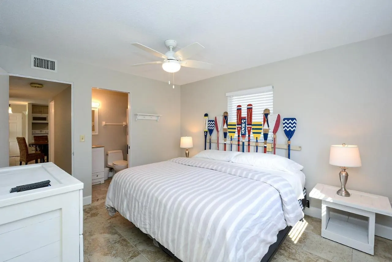 Canal 311 - Right In Siesta Key Village! Apartment