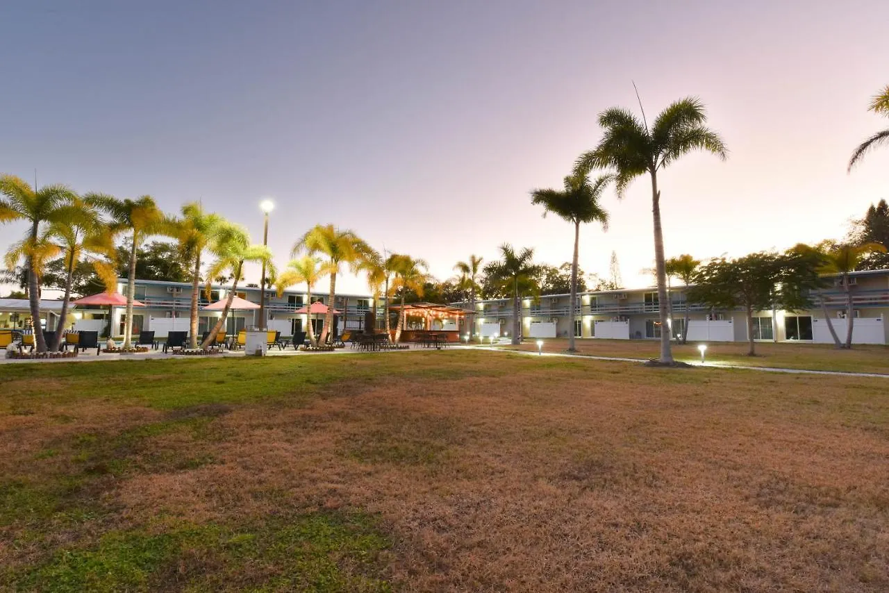 Golden Host Motel 3*
