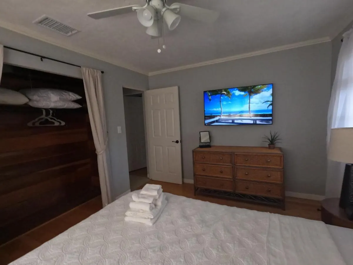 Boho Vibe 3b/2b Centrally Located Alta Vista
