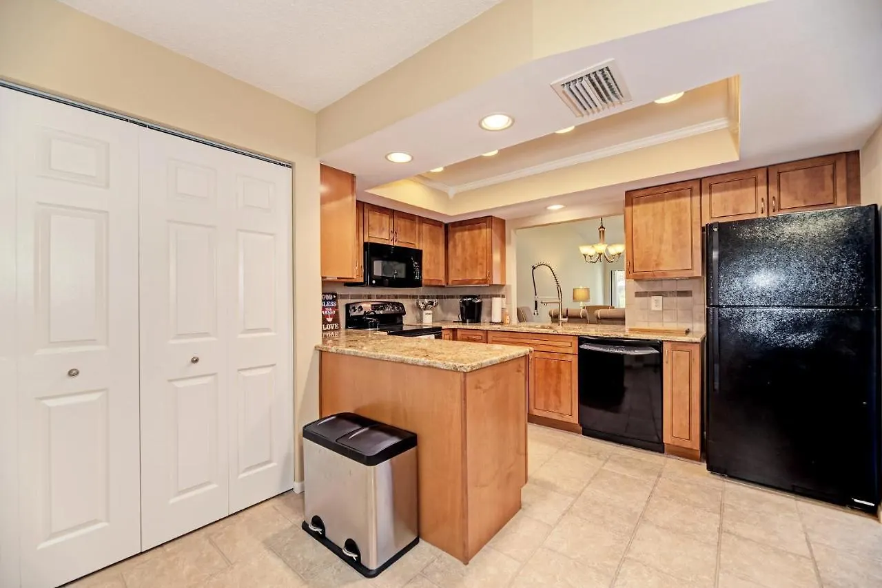 Village Des Pins 3645, 2 Bedrooms, Pool Access, Wifi, Hot Tub, Sleeps 4 * Sarasota