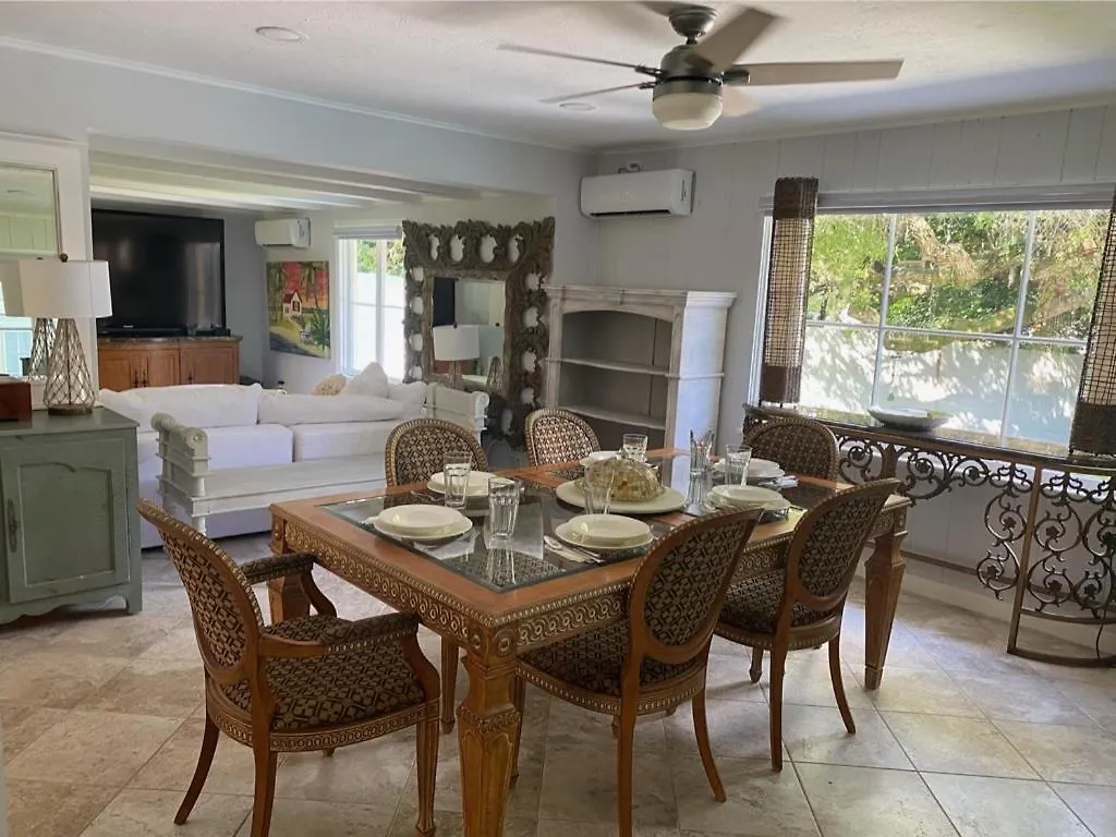 Siesta Key Waterfront Estate W Pool Privacy!