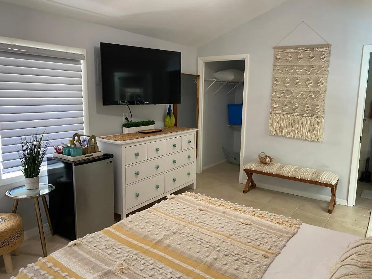 Siesta Key Waterfront Estate W Pool Privacy! *